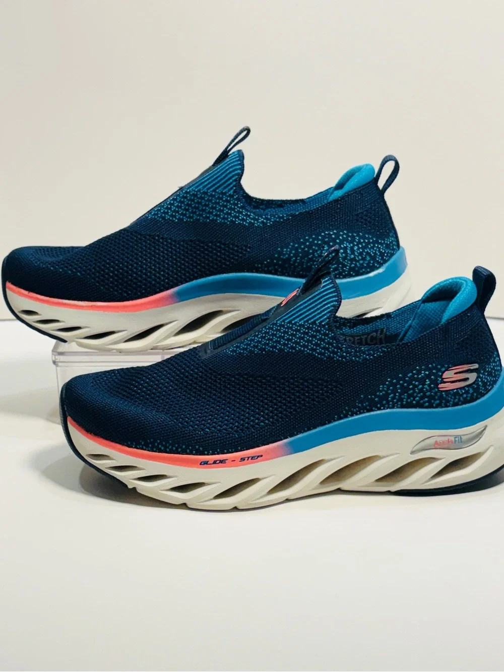Skechers Navy and Teal Slip-On Glide-Step Sneakers